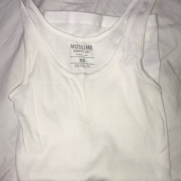 Tank tops - Picture 2 of 8